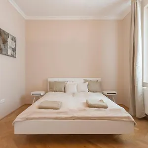 Opera & Basilica 2 Bedrooms With Balcony Apartament Budapeszt