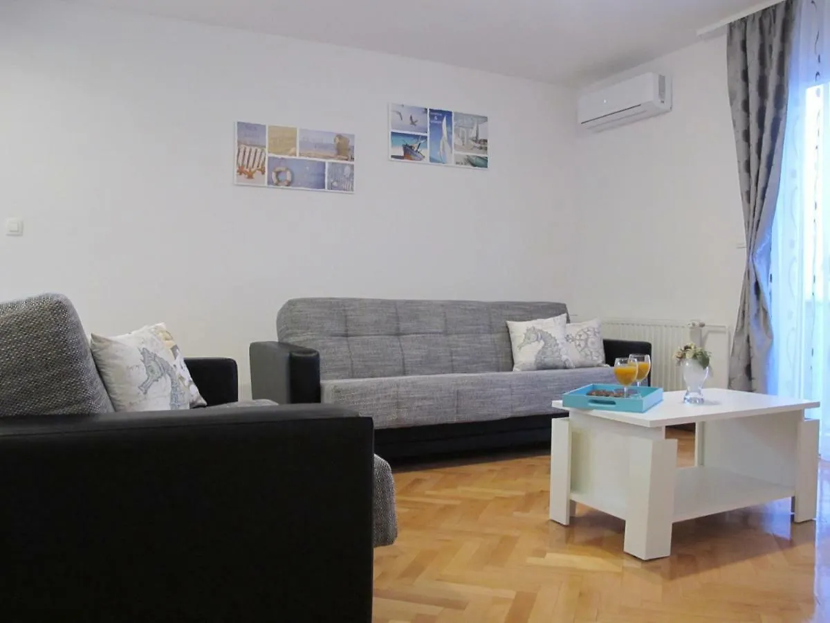 Perivoj Apartment Kastela Croatia